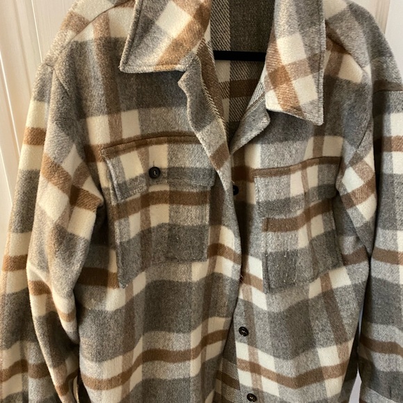 Oversized Shacket - Picture 2 of 4